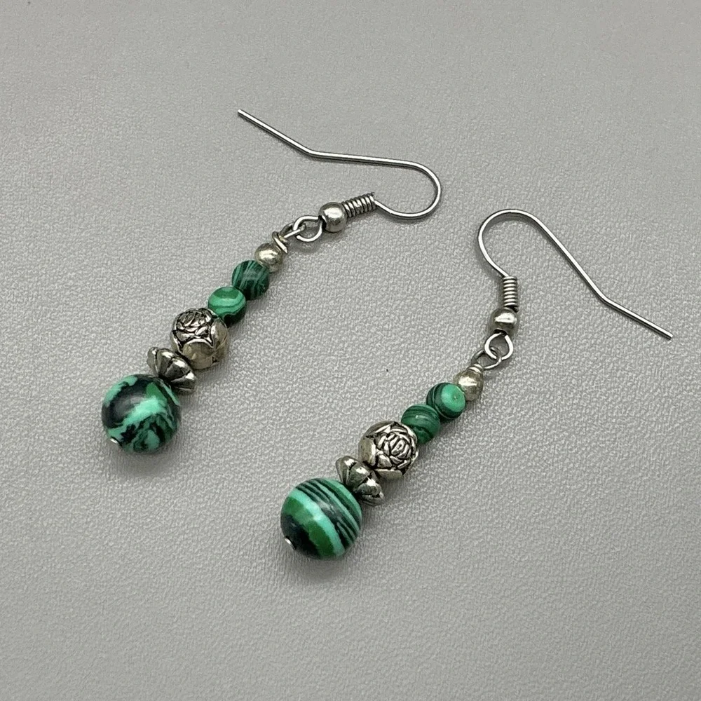 Earrings Green‎ Stone Beaded Dangle Drop Womens Silver Tone Flower Boho Jewelry